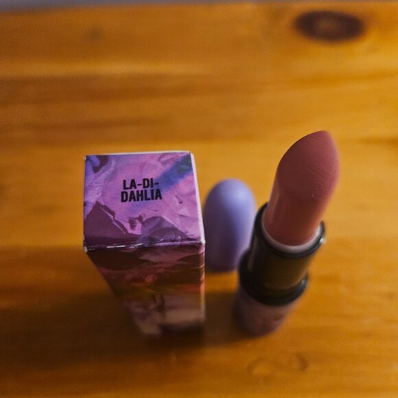 MAC La-Di-Dahlia Matte Lipstick - Picture 2 of 2